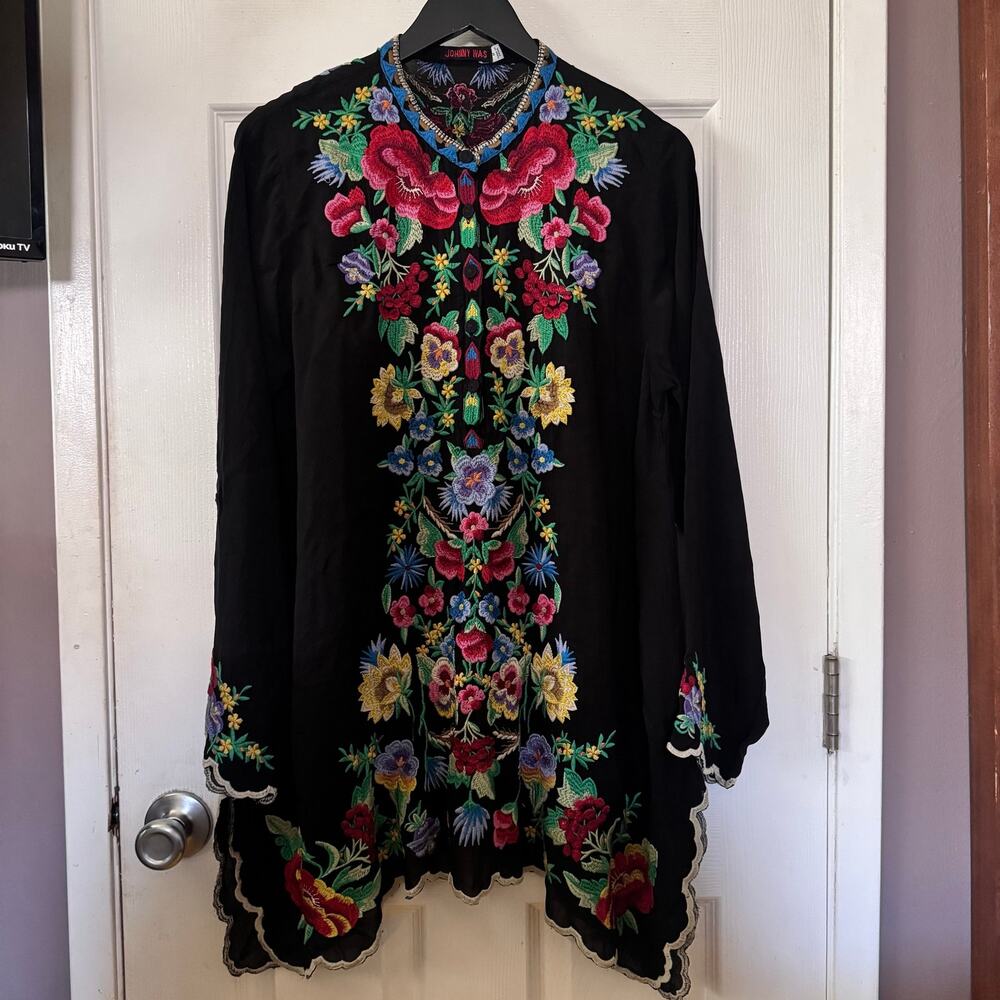 Johnny Was Embroidery Tunic Top in size Medium